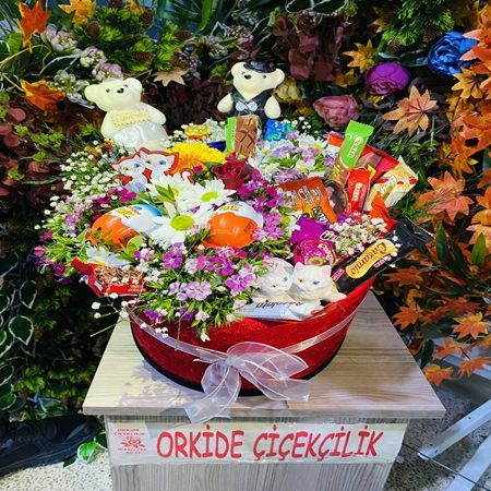Kutuda Çiçek-Çikolata ve Ayıcık